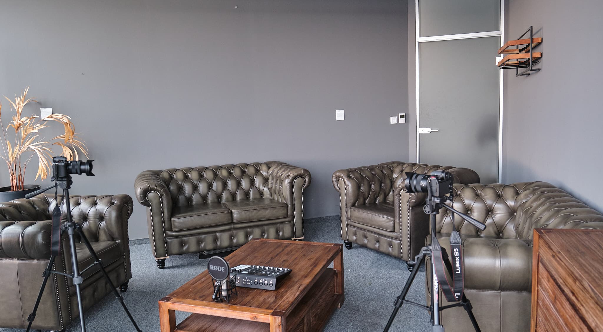 Chesterfield namještaj u studiju